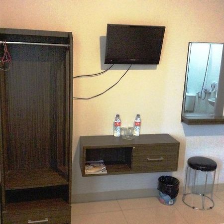 Hotel Diamond Макасар Екстер'єр фото